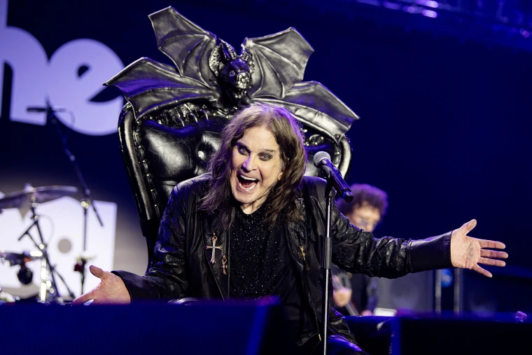 Image - Entre Regios Ozzy Osbourne, Leyenda Del Heavy Metal Y Voz De Black Sabbath, Murió a Los 76 Años Rodeado De Su Familia. Su Legado Perdurará Para Siempre.