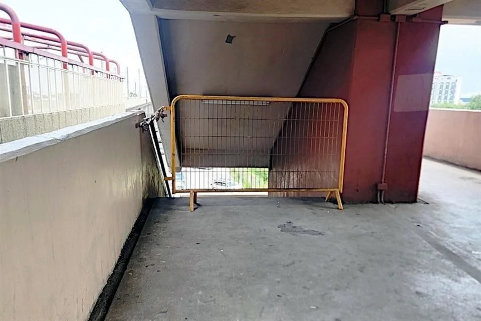 Image - Entre Regios La Línea 1 Del Metro En Nuevo León Muestra Un Gran Abandono. Mientras Samuel García Gasta El Dinero Público, La Ruta Clave Para El Mundial 2026 Está Abandonada.