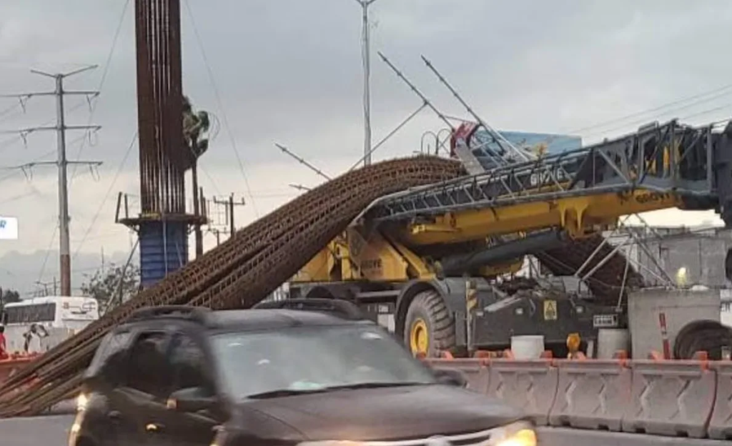 Image - Entre Regios Los Problemas Por El Metro De Samuel Afectan a Nuevo León Con Inundaciones, Caos Vial, Fallas En El Aeropuerto Y Daños Estructurales Por La Mala Planeación.