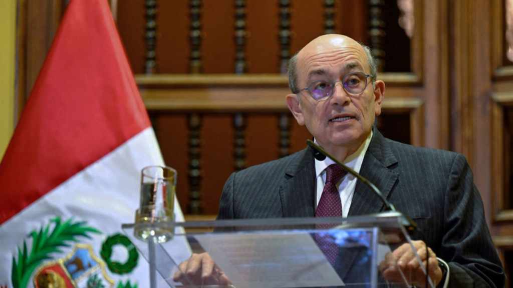 1 - Entre Regios Betssy Chávez Se Refugia En La Embajada De México Tras La Ruptura Diplomática Con Perú, Desatando Tensión Política Entre Ambas Naciones.