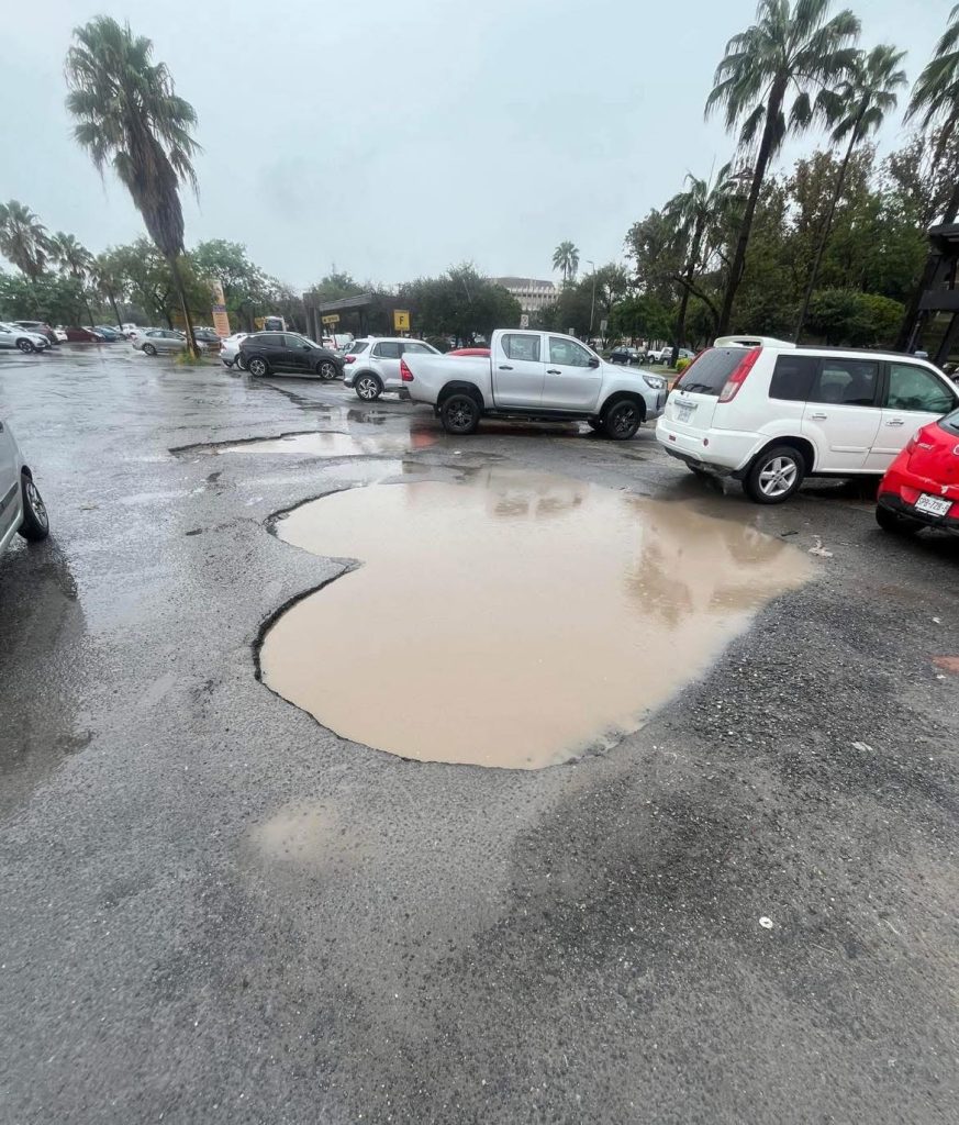 Volcán Universitario - Entre Regios Volcán-universitario-baches-mantenimiento-estacionamiento-peligro