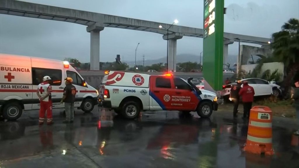 Choque En Gasolinera - Entre Regios Choque-en-gasolinera-constitución-accidente-vial-lluvias
