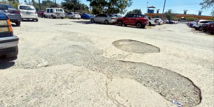 Volcán Universitario - Entre Regios Volcán-universitario-baches-mantenimiento-estacionamiento-peligro - Entre Regios