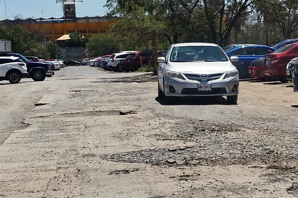 Volcán Universitario - Entre Regios Volcán-universitario-baches-mantenimiento-estacionamiento-peligro