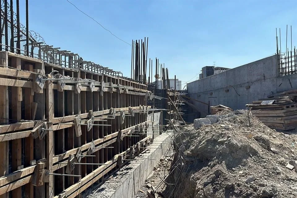 Image - Entre Regios El Metro Invade Espacio Público En San Bernabé Con Obras De La Línea 1 Y La Estación Talleres, Afectando áreas Verdes Y La Calidad De Vida De Los Vecinos.