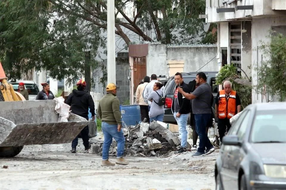 Image - Entre Regios La Explosión Por Pirotecnia En Pesquería Dejó Cuatro Víctimas, Daños En Viviendas Y Familias Que Regresan Con Dudas a La Zona Afectada.