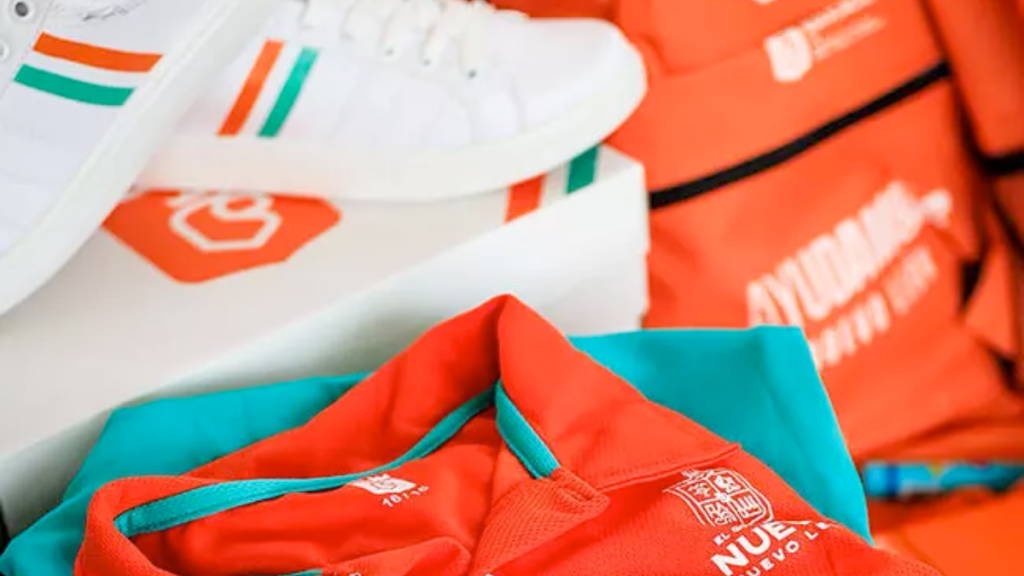 Propaganda Electoral - Entre Regios Propaganda-electoral-uniformes-escolares-administracion-de-samuel-escuelas-publicas