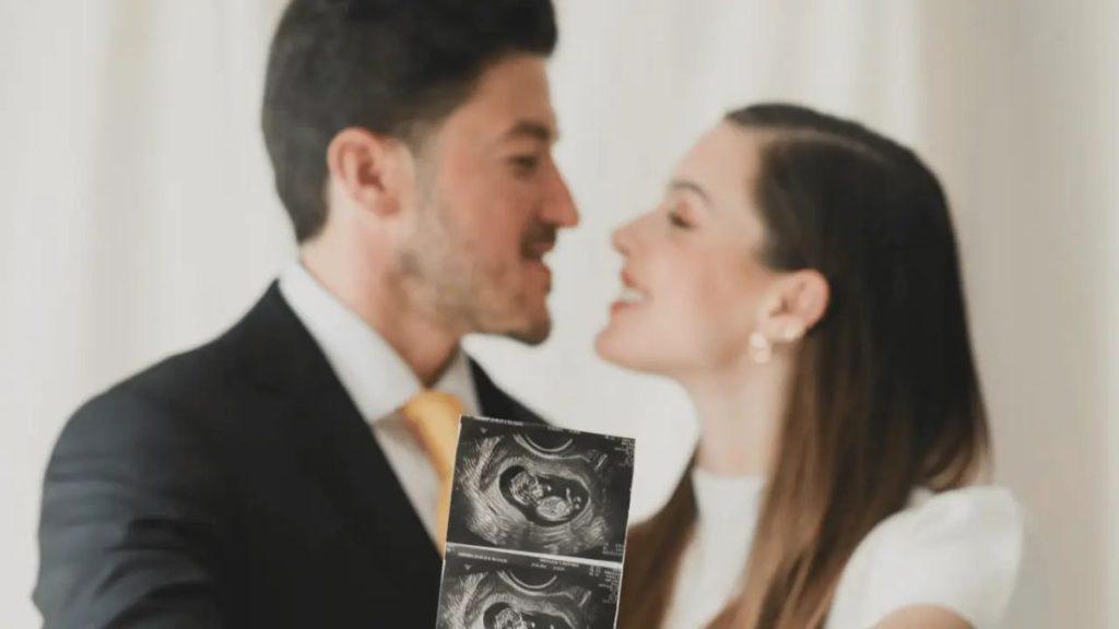 Samuel Y Mariana Derrochan En Publicidad