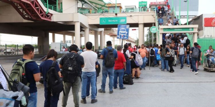 Crisis De Movilidad En Nuevo León - Entre Regios Crisis De Movilidad En Nuevo León - Entre Regios