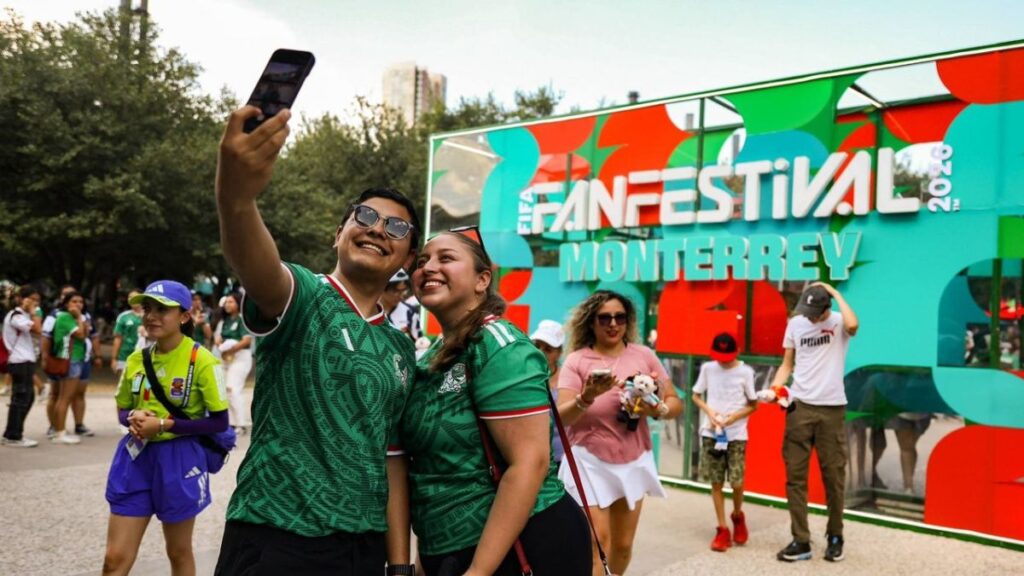 Fan Fest En Nuevo León  - Entre Regios