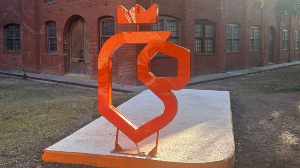 Escultura Naranja  - Entre Regios